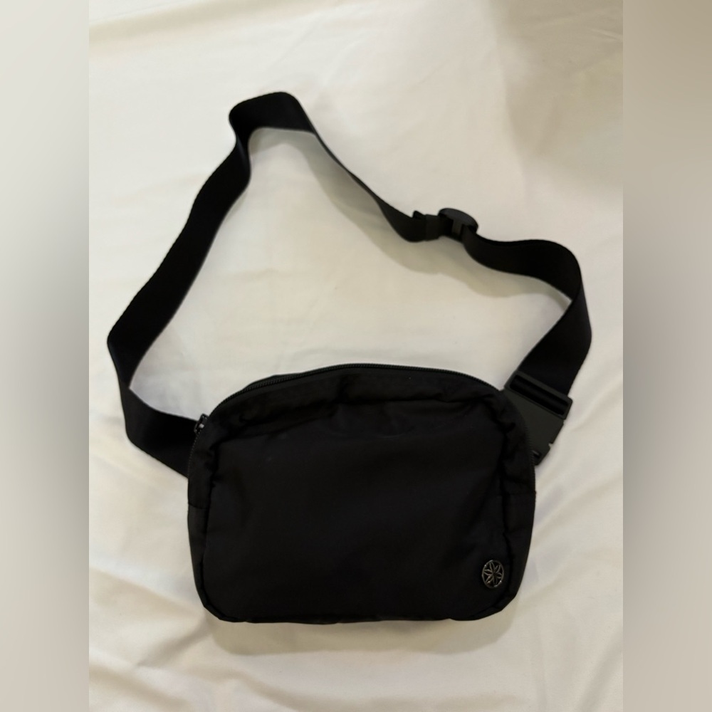 GAIAM Nylon Black Waist Pack-Sidekick